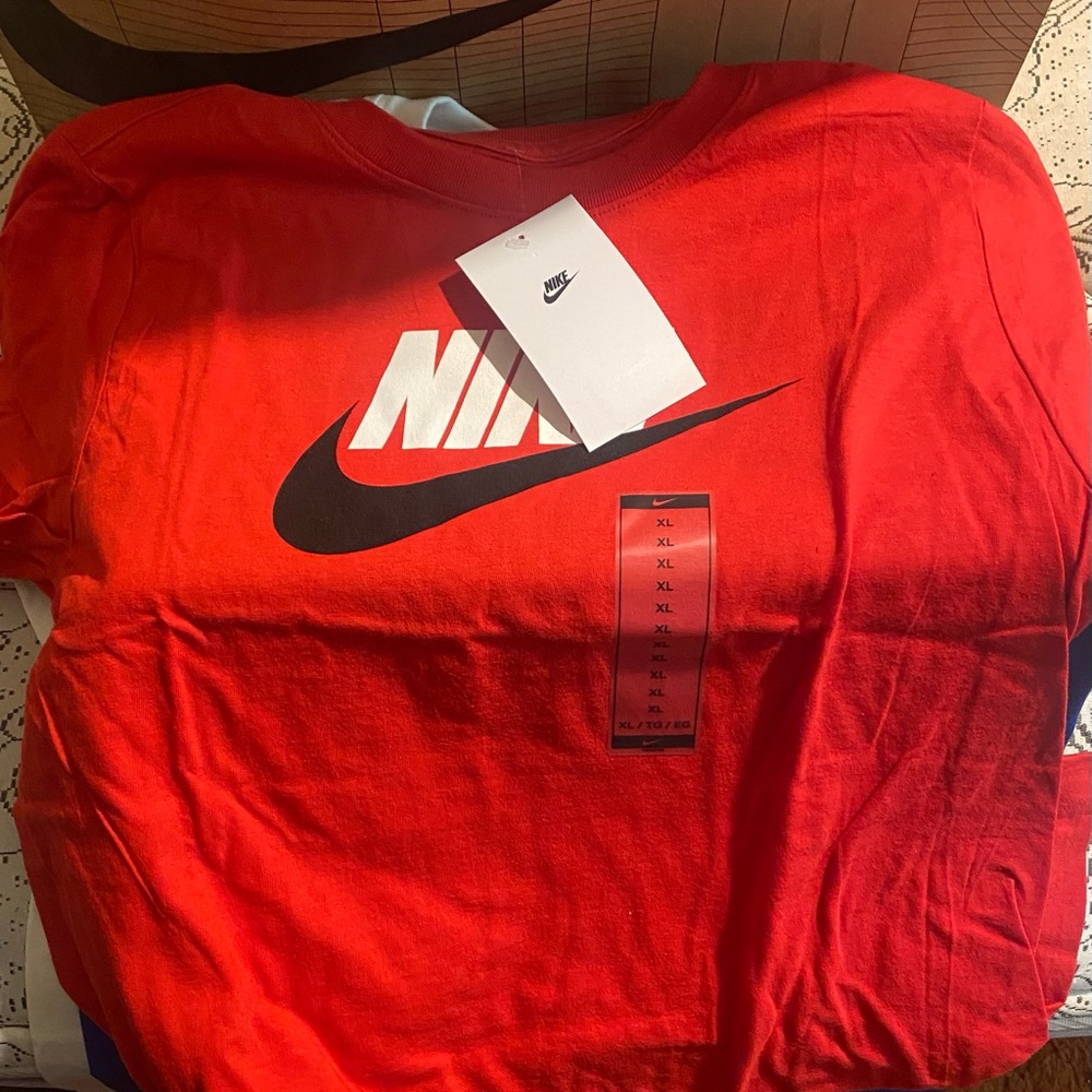Nike Red Short Sleeve Tee with Iconic Swoosh